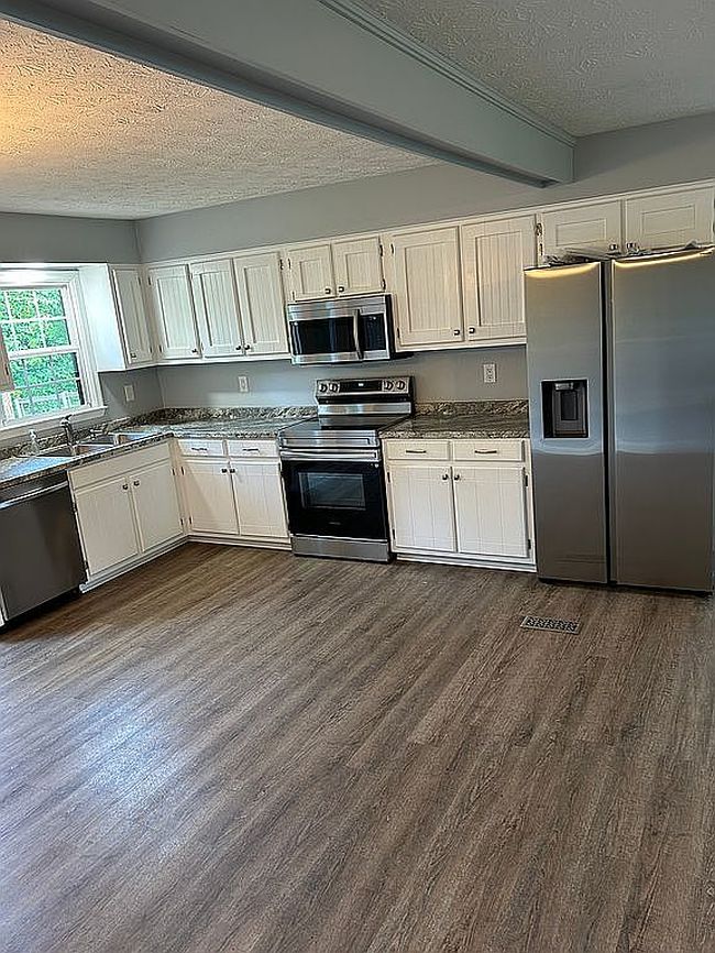Photo of 355 Lee Dr, Stanford, KY