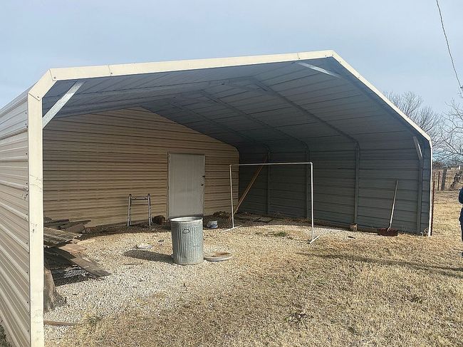 Preview of property located at 100 E Lone Chimney Rd