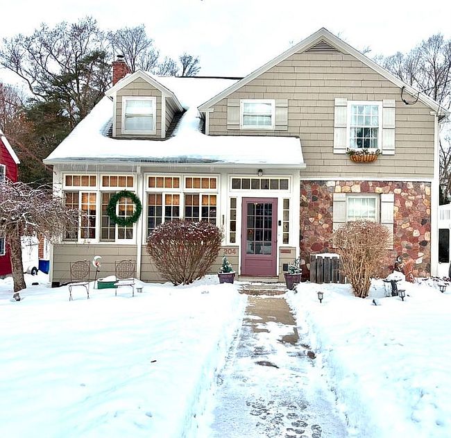 Preview of property located at 204 Dewittshire Rd
