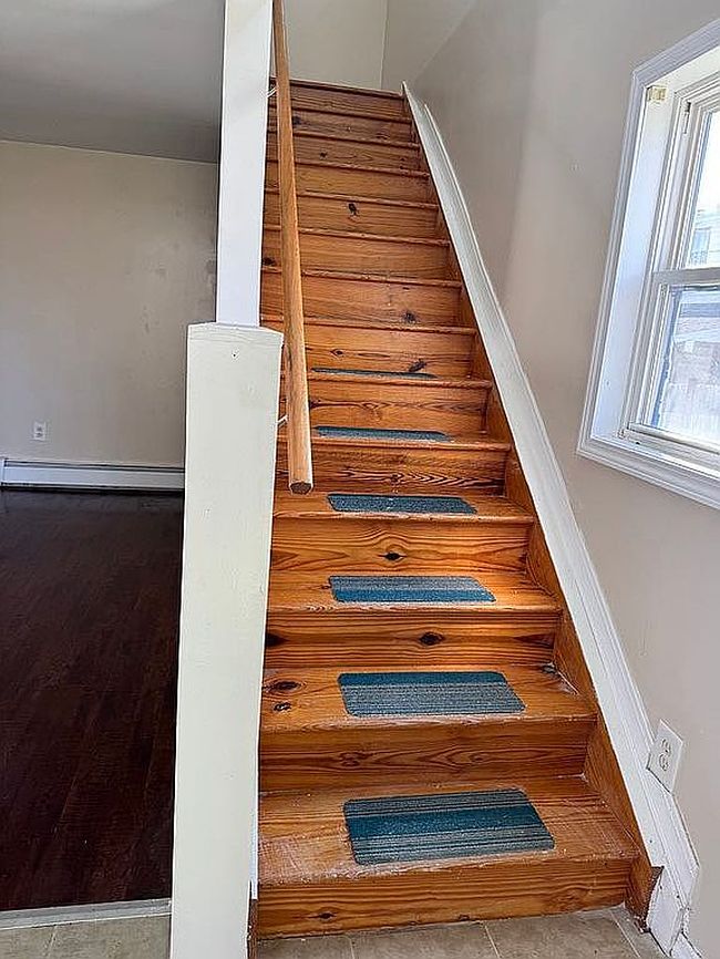 Photo of 17 Fenton Ave, Pt Crane, NY