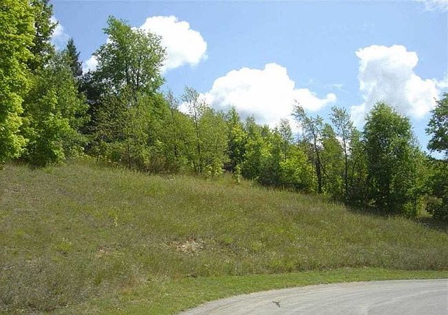 Photo of 219 Cinnamon Ln, Traverse City, MI