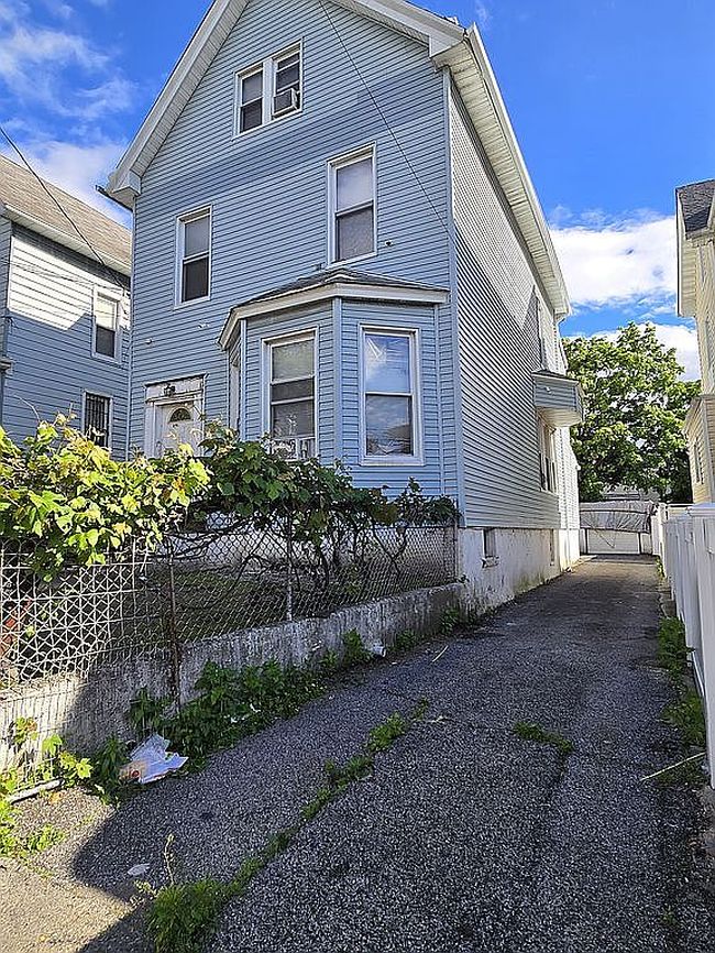 Image of 644 E 229th St
