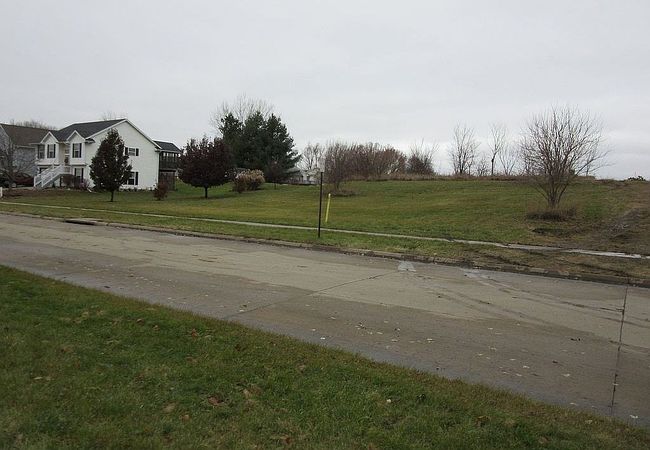 Photo of 2001 13th St, Coralville, IA