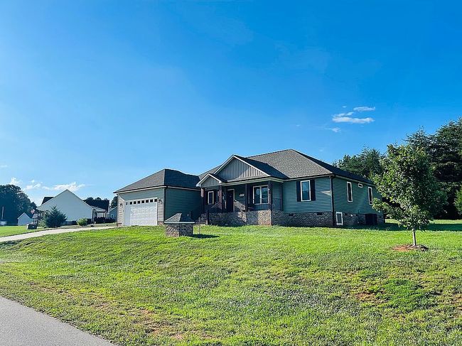 Photo of 3482 Storybrook Ln, Sherrills Ford, NC