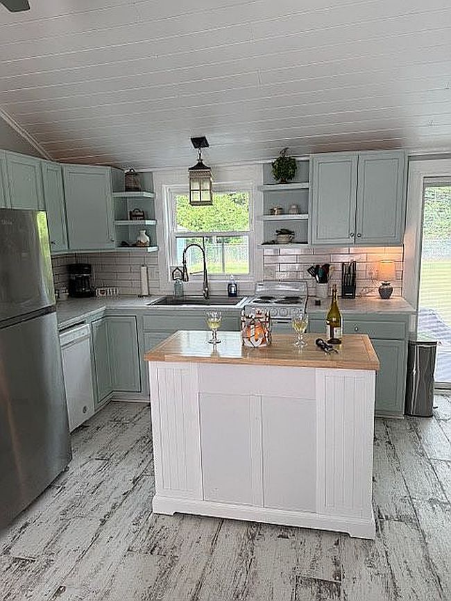 Photo of 976 Chatham St, Newport, NC