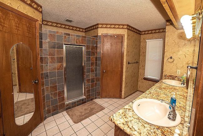Photo of 250 Hickory Dr, Elgin, TX