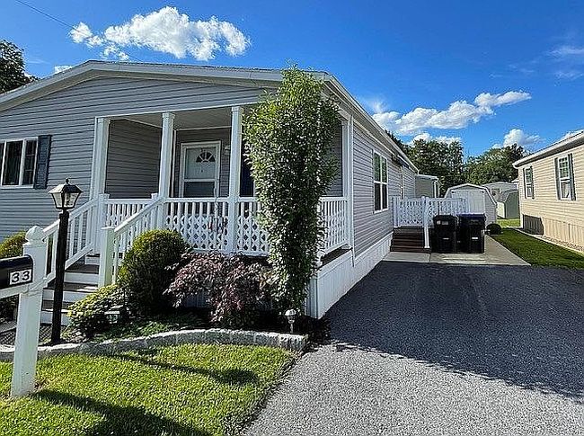 Image of 33 Lynbrook Ln