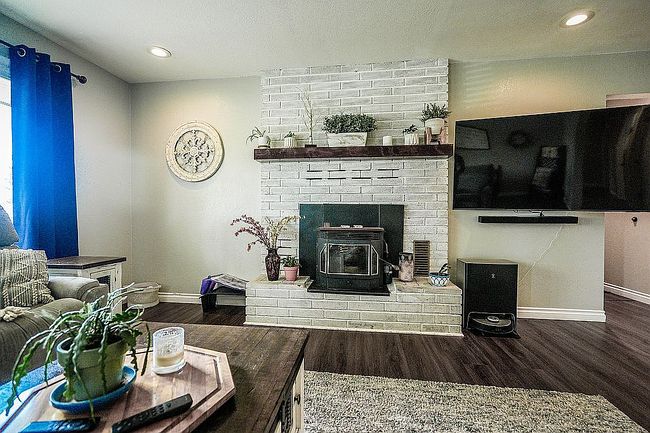 Additional photo 3 of property located at 1719 Winona Way