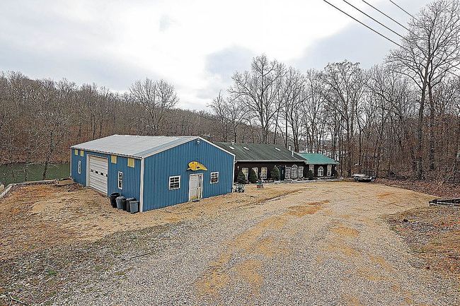 Image of 2156 Lakeview Dr