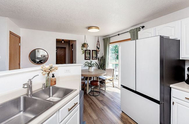 Image of 909 Ne Parkside Ct