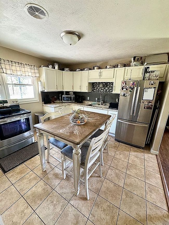 Image of 112 W Hickory St