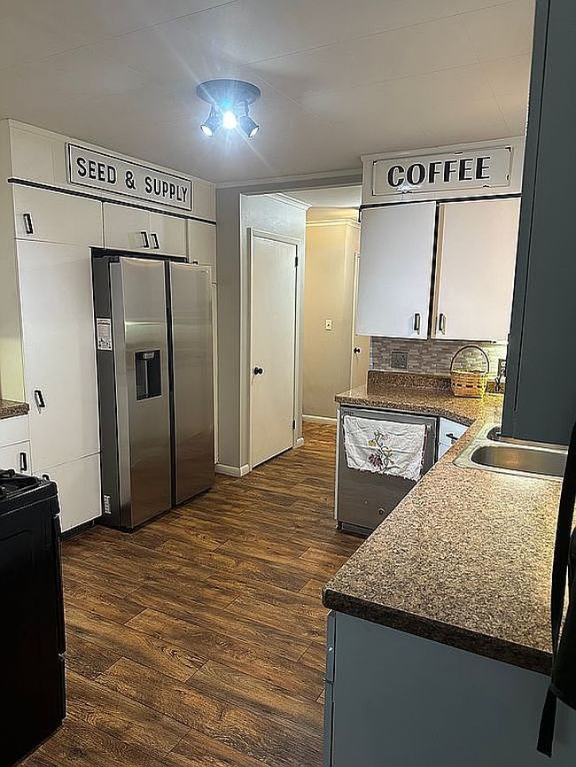 Image of 402 E Water St