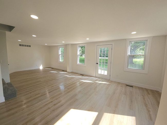 Image of 11240 Silver Lake Rd