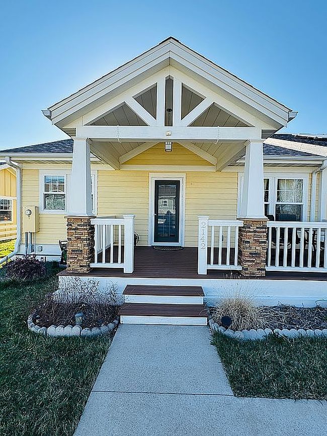 Image of 2142 Garnet Ln