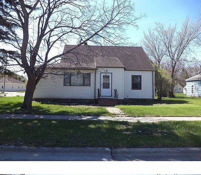 Photo of 801 4th Ave N, Wheaton, MN