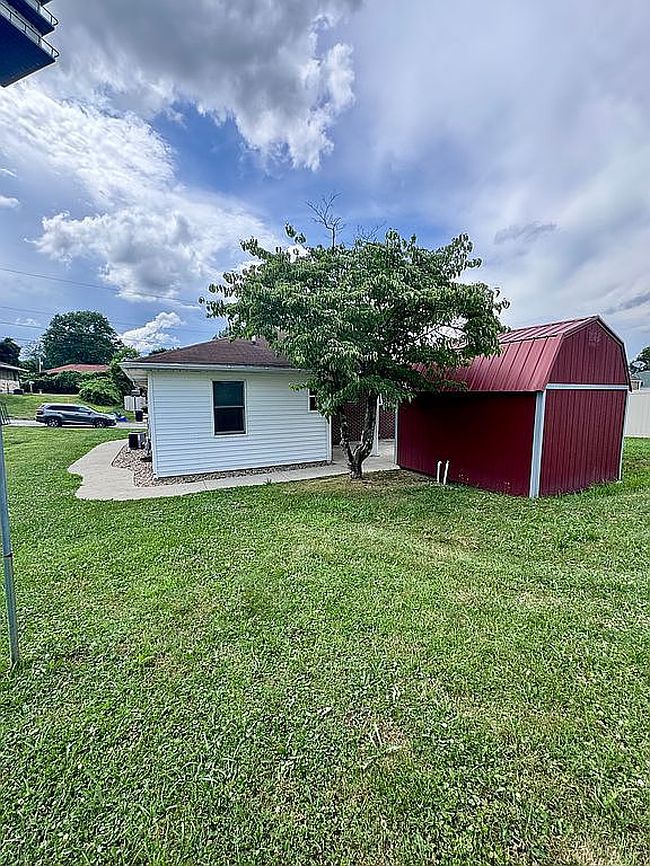 Photo of 144 Seneca Dr, Clarksburg, WV