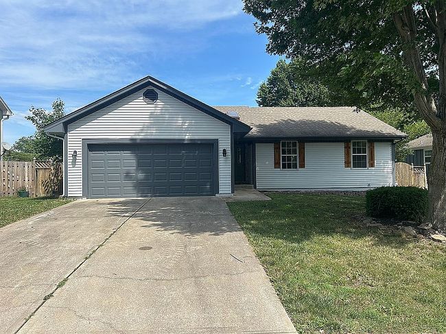 Photo of 629 Ne Adams Dr, Lees Summit, MO