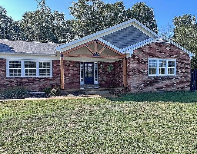 Photo of 281 Grove Heights Rd, Berkeley Springs, WV