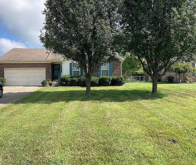 Photo of 200 Emerald Cir