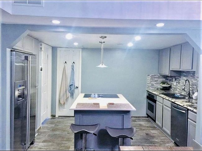 Preview of property located at 2238 S Piney Point Rd