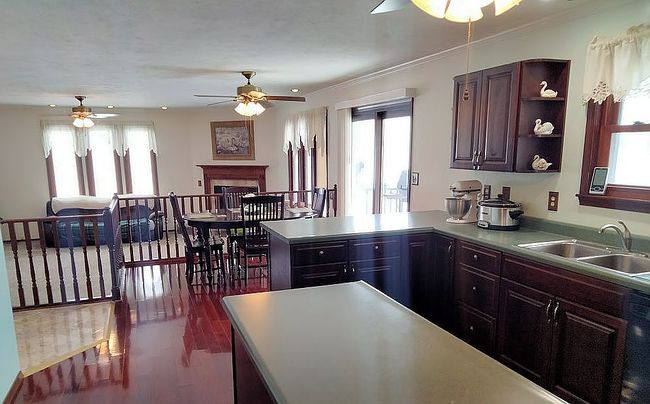 Photo of 806 N Market St, Gridley, IL