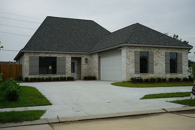 Photo of 393 Shoal Dr, Houma, LA