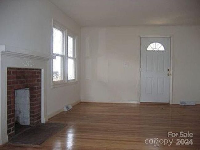 Additional photo 3 of property located at 4918 Buckingham Dr