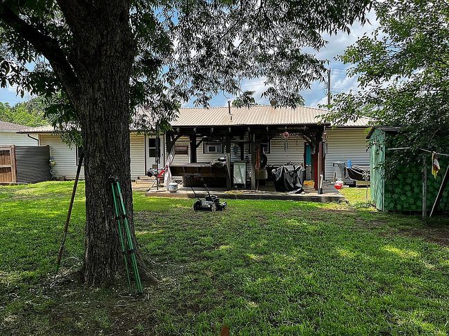 Additional photo 3 of property located at 807 Carver St