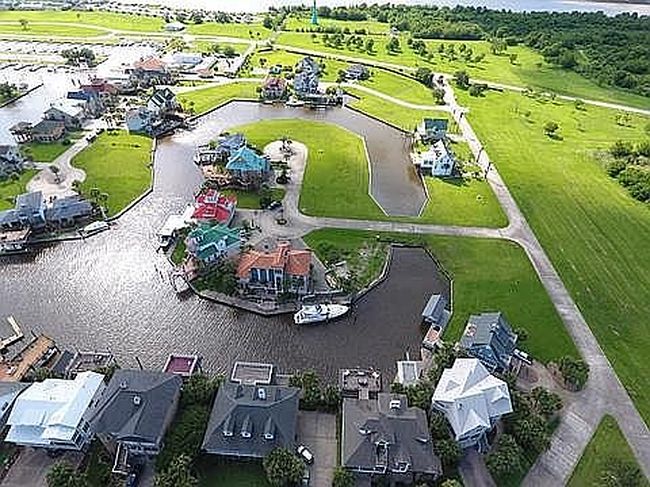 Photo of 443 Island Way, Port Arthur, TX