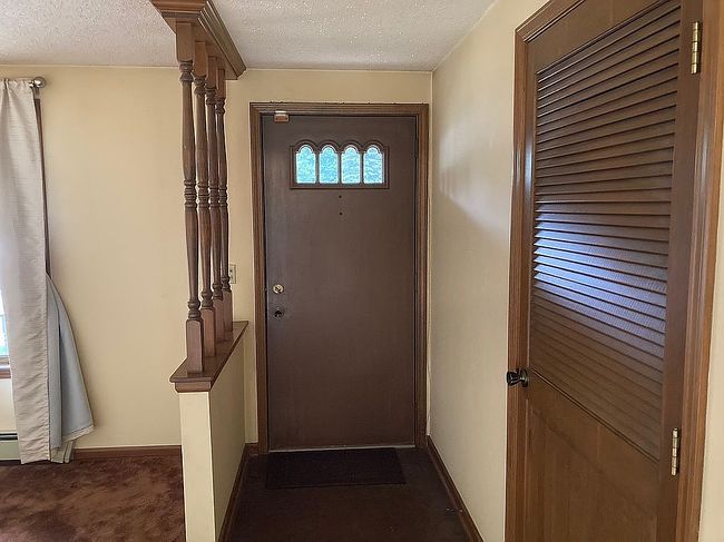 Photo of 30 Tiffany Ln, Lancaster, NY
