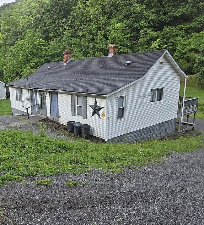 Photo of 1023 Anawalt Byp, Anawalt, WV