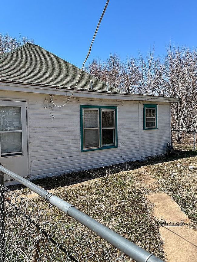 Image of 411 S Bluff Ave