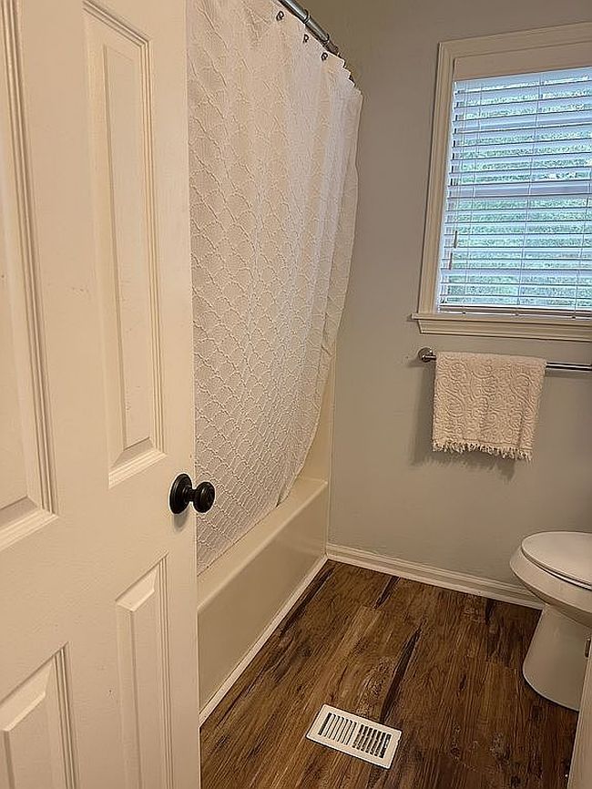 Image of 1130 Woodside Dr