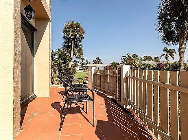 Image of 1720 Lakeside Dr #1716-B