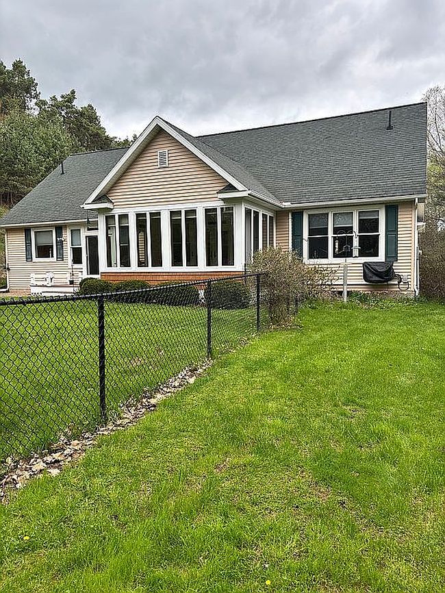 Photo of 30 Summit Dr, Peru, NY