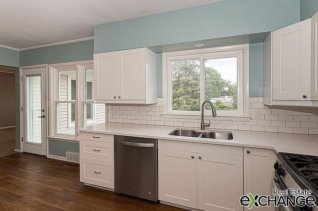 Photo of 1726 Skyline Dr, Bettendorf, IA