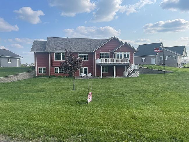 Additional photo 2 of property located at 240 N Pond Dr