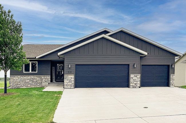 518 Kathryn Dr, Baltic, SD
