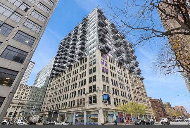 Additional photo 3 of property located at 565 W Quincy St Unit 1216