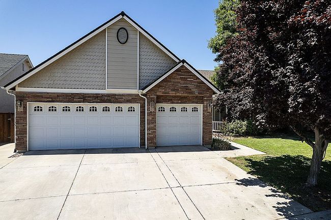 Photo of 3235 N Arroyo Ave, Fresno, CA
