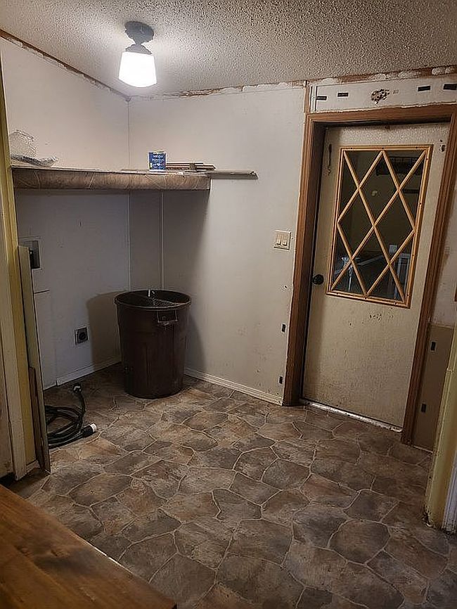 Photo of 6514 Amy Boyle Rd Ne, Brookfield, OH