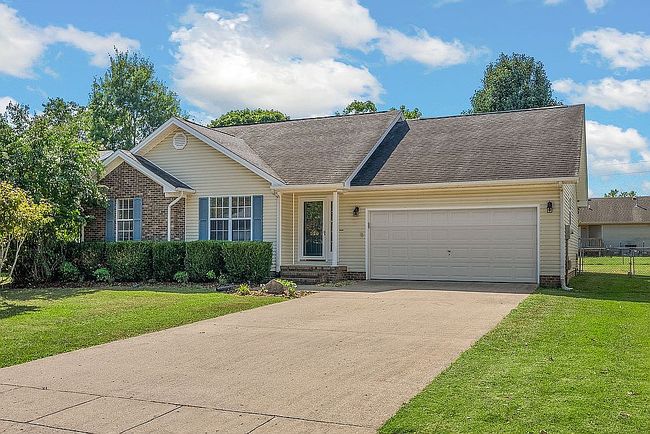 Photo of 220 Sheridan Cir