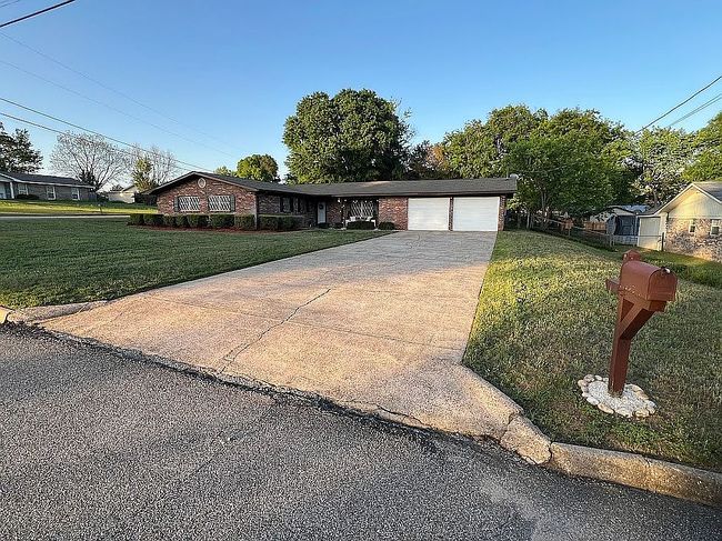 Image of 201 Heritage Blvd