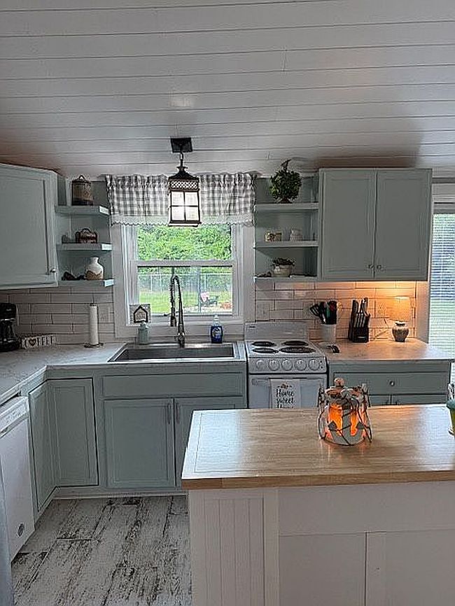 Photo of 976 Chatham St, Newport, NC