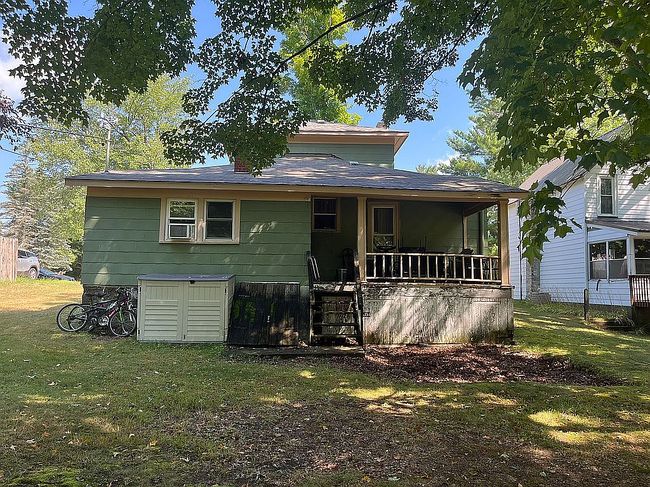 Photo of 243 W Slosson Ave, Reed City, MI