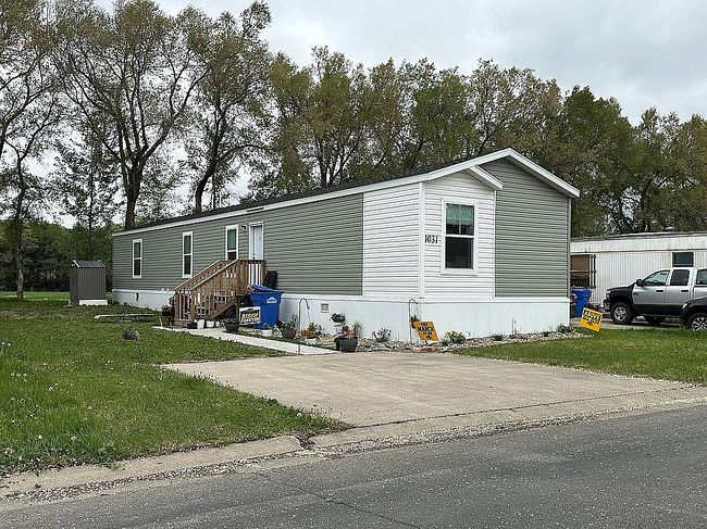 Additional photo 3 of property located at 1031 Gibraltor Ave N