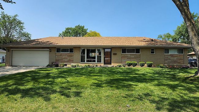 Photo of 658 Illinois Blvd