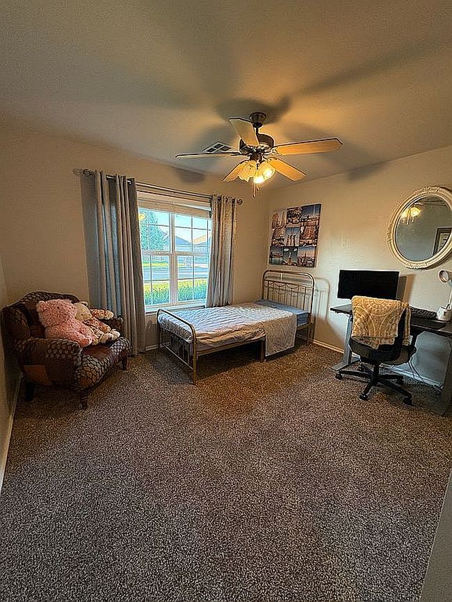 Image of 528 E Juniper Ln