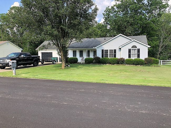 Image of 25 Douglas Ln