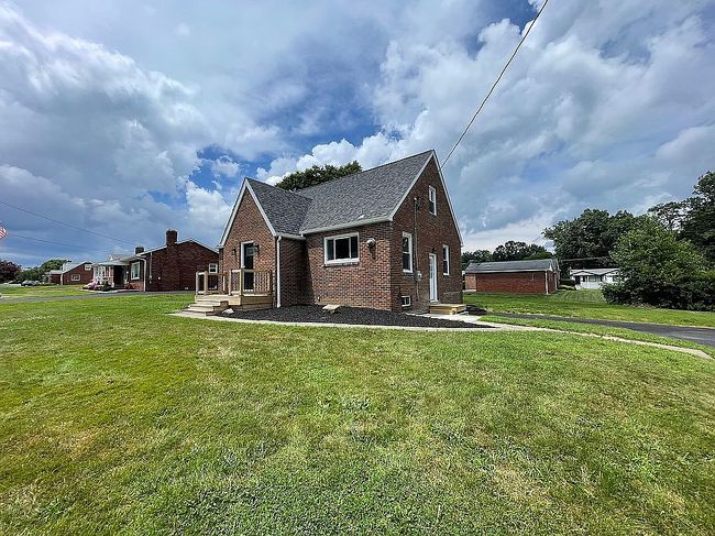 Photo of 8 W Fairmont Ave, New Castle, PA